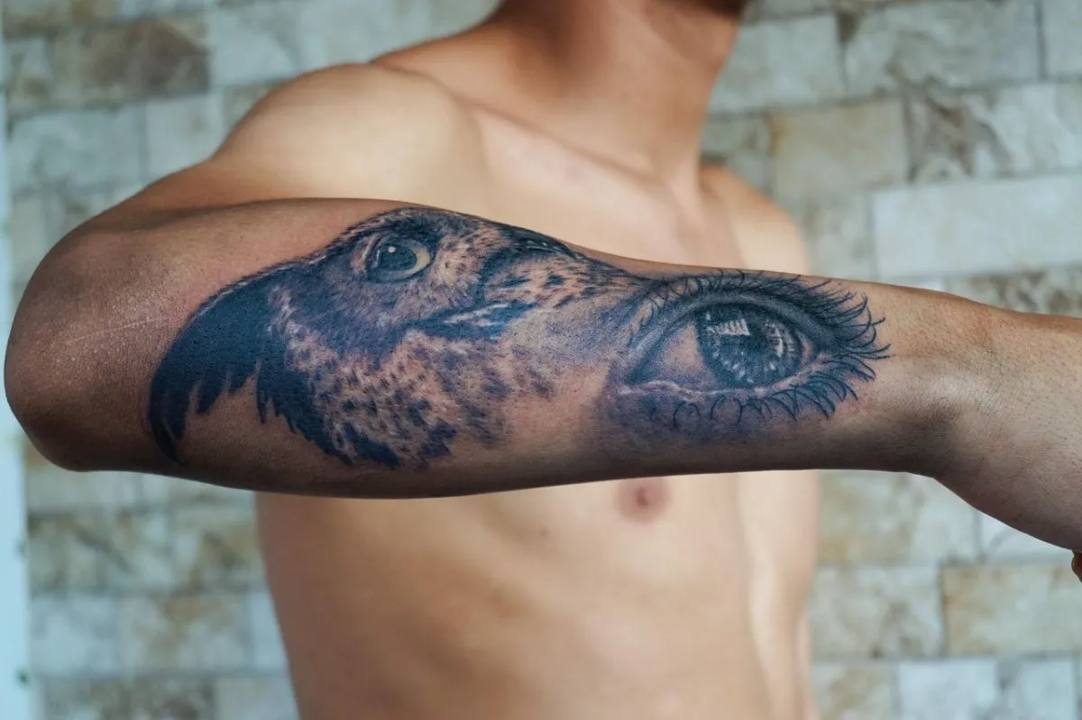 Cómo evitar el desgaste prematuro de un tatuaje
