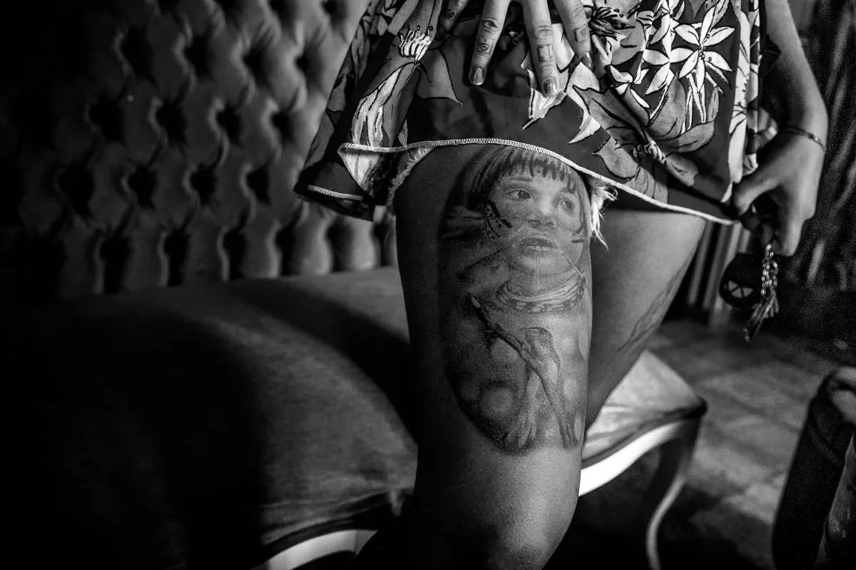 Cómo evitar el envejecimiento prematuro de un tatuaje en la piel