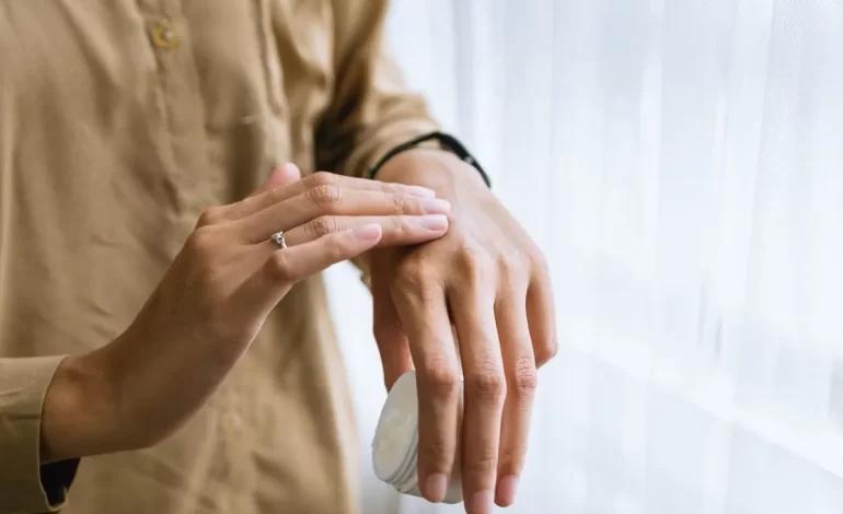 Cómo evitar infecciones y complicaciones después de hacerte un tatuaje