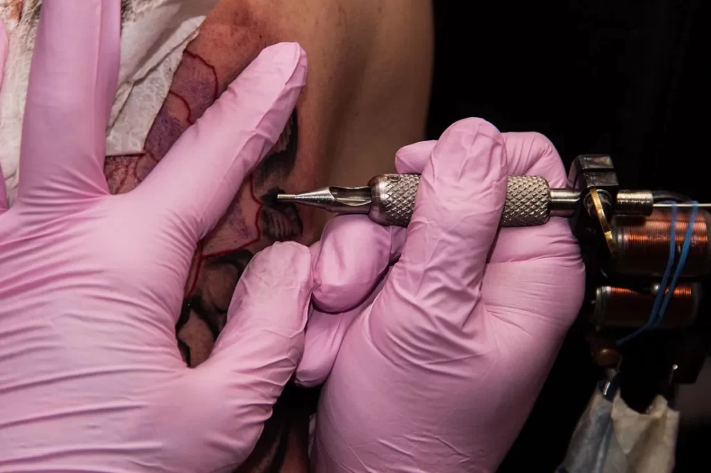 qué hacer después de la cicatrización de tatuaje.