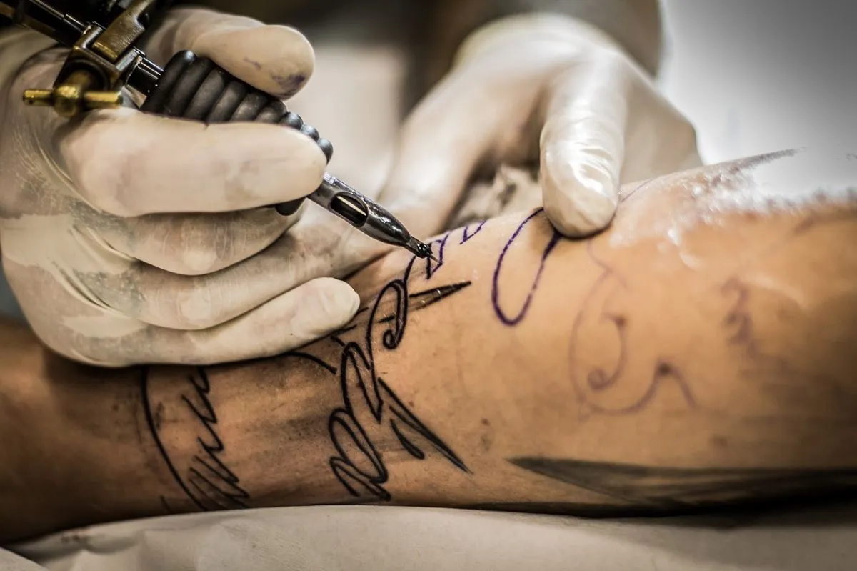 Cuándo y cómo retocar un tatuaje para mantener su apariencia
