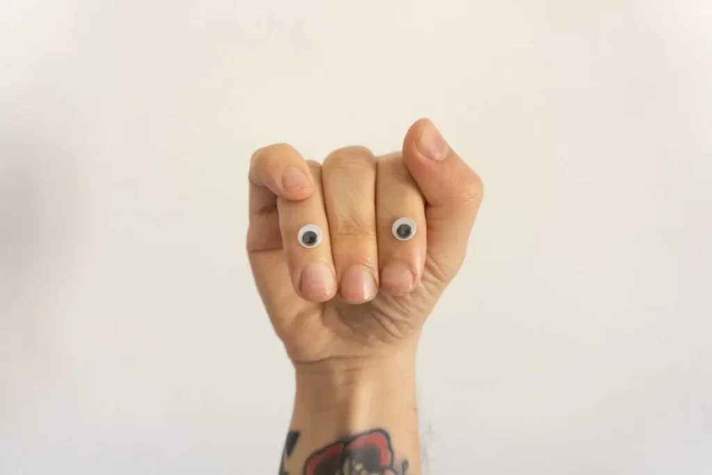 Riesgos de los tatuajes improvisados y no planificados.