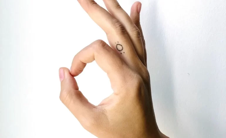 Por qué los tatuajes minimalistas requieren precisión extrema